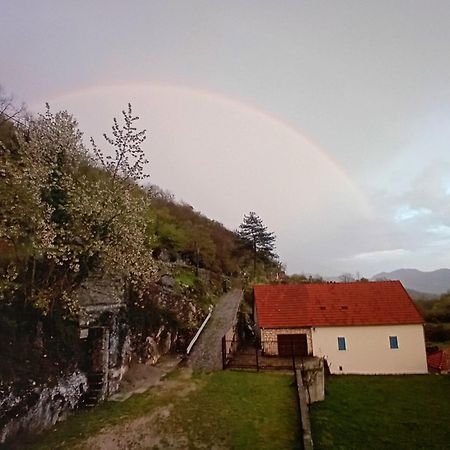 Konak Ugnji-Village Цетине Экстерьер фото